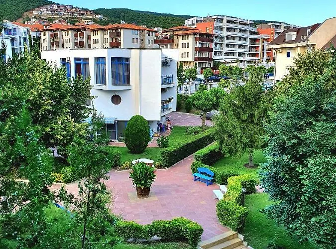 Marina - Vega Village Апартаменти